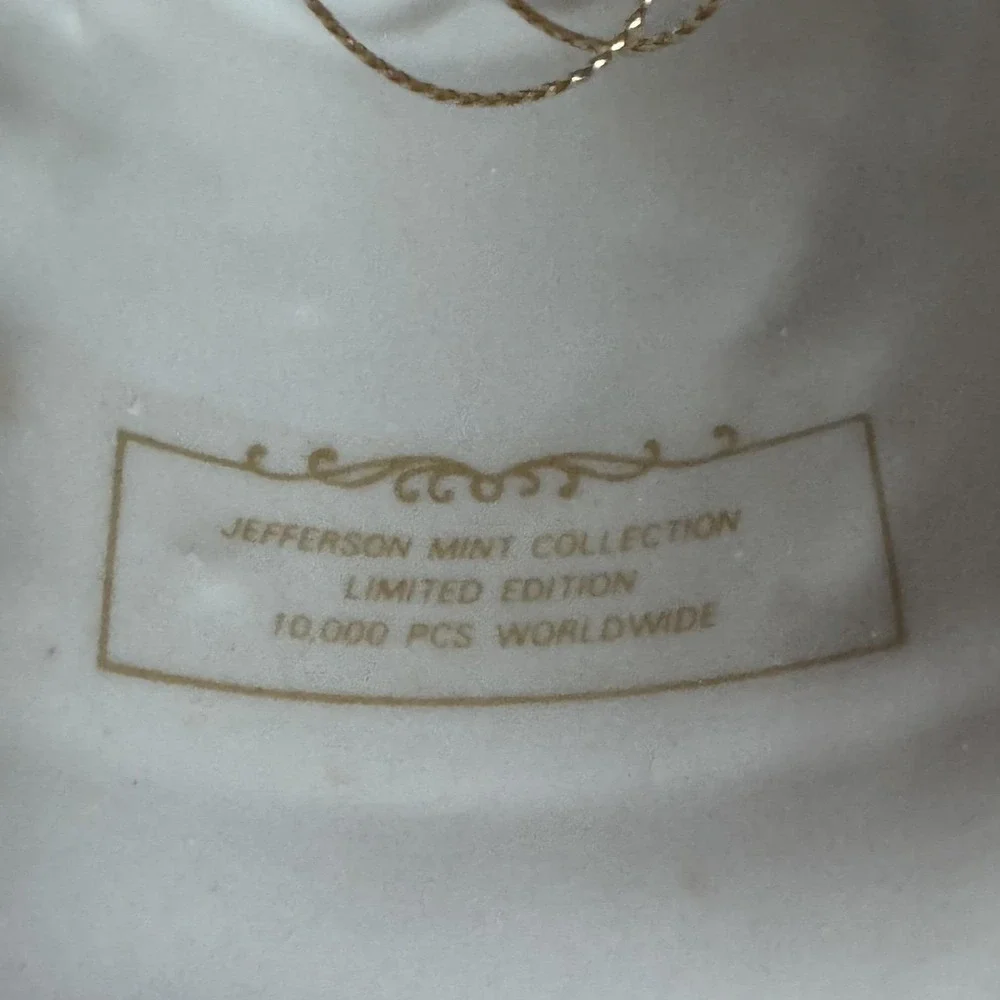 Vtg Jefferson Mint Christmas Bell Limited Edition 1990 Caroler‎